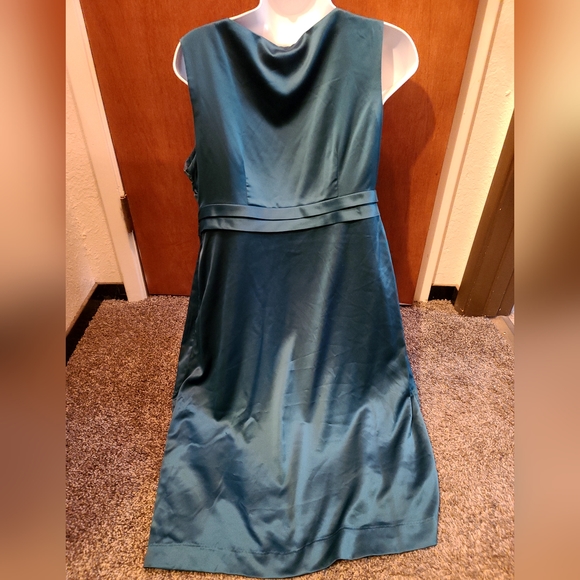 George ME STUNNING Emerald green silky dress sz10 - Picture 8 of 9